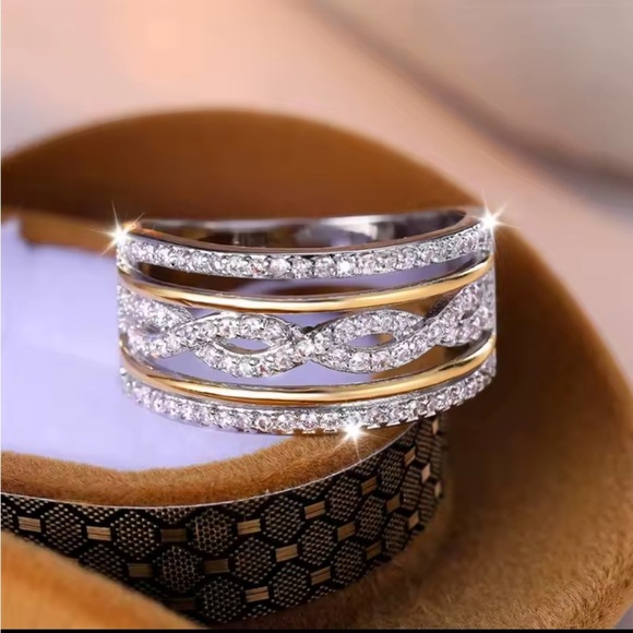 Pear Drop Zircon Engagement Ring | 925 Silver | Luminousluxe Classic bridal zircon Dazzling Gold and Silver Women\'s Ring